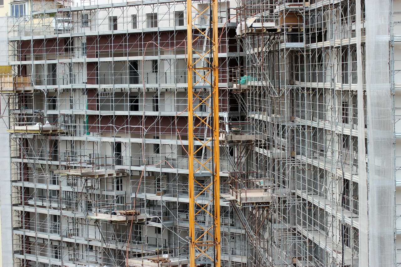 Cantilever Scaffolding Explained: When You Need It and What It Costs